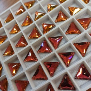 pietra da Cucire in Cristallo GT Crystal Triangolo mm 16 Vintage Rose - 1PZ 2