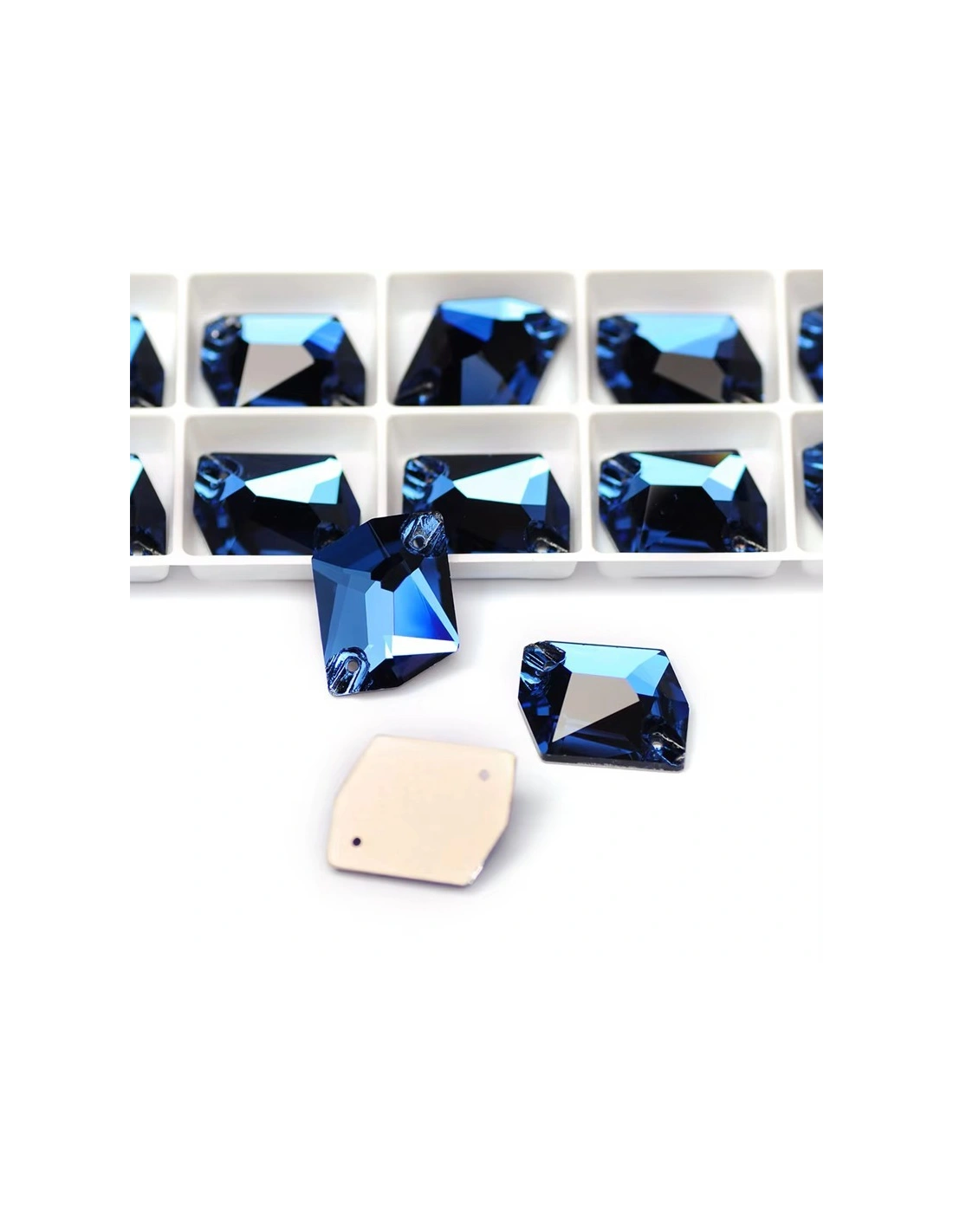 Stone Sew On in Crystal GT Crystal Cosmic mm 27x21 Sapphire - 1PC