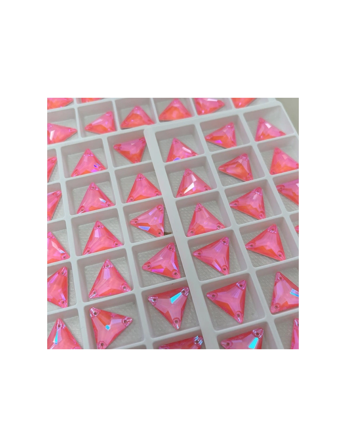 Stone Triangle mm 16 Hematite - 1PC - Stone to be sewn all crystal