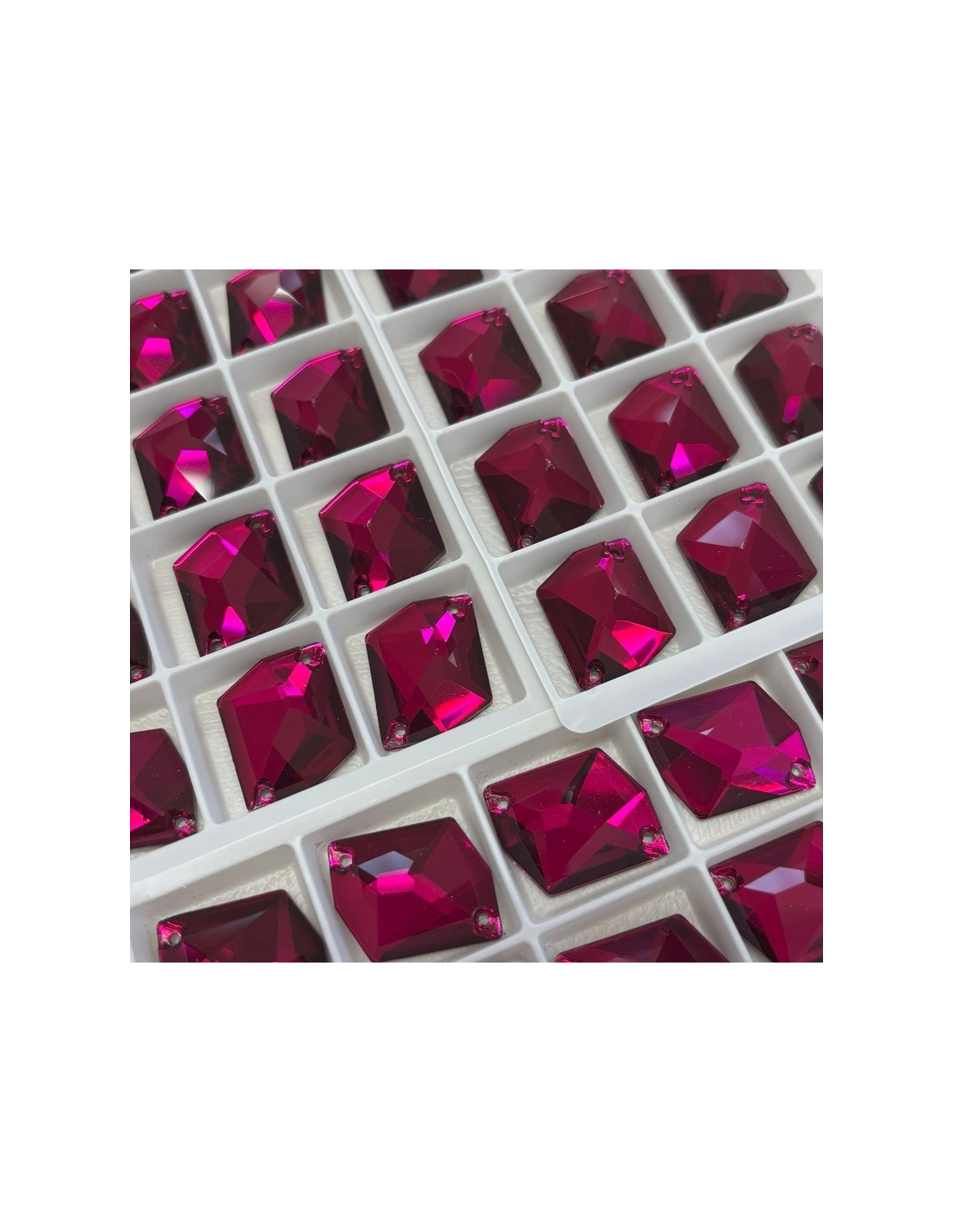 Stone Sew On in Crystal GT Crystal Cosmic mm 20x16 Ruby - 1PC