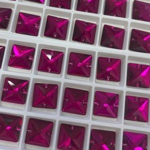 Pietra da Cucire in Cristallo GT Crystal Quadrato mm 16 Ruby - 1PZ 2