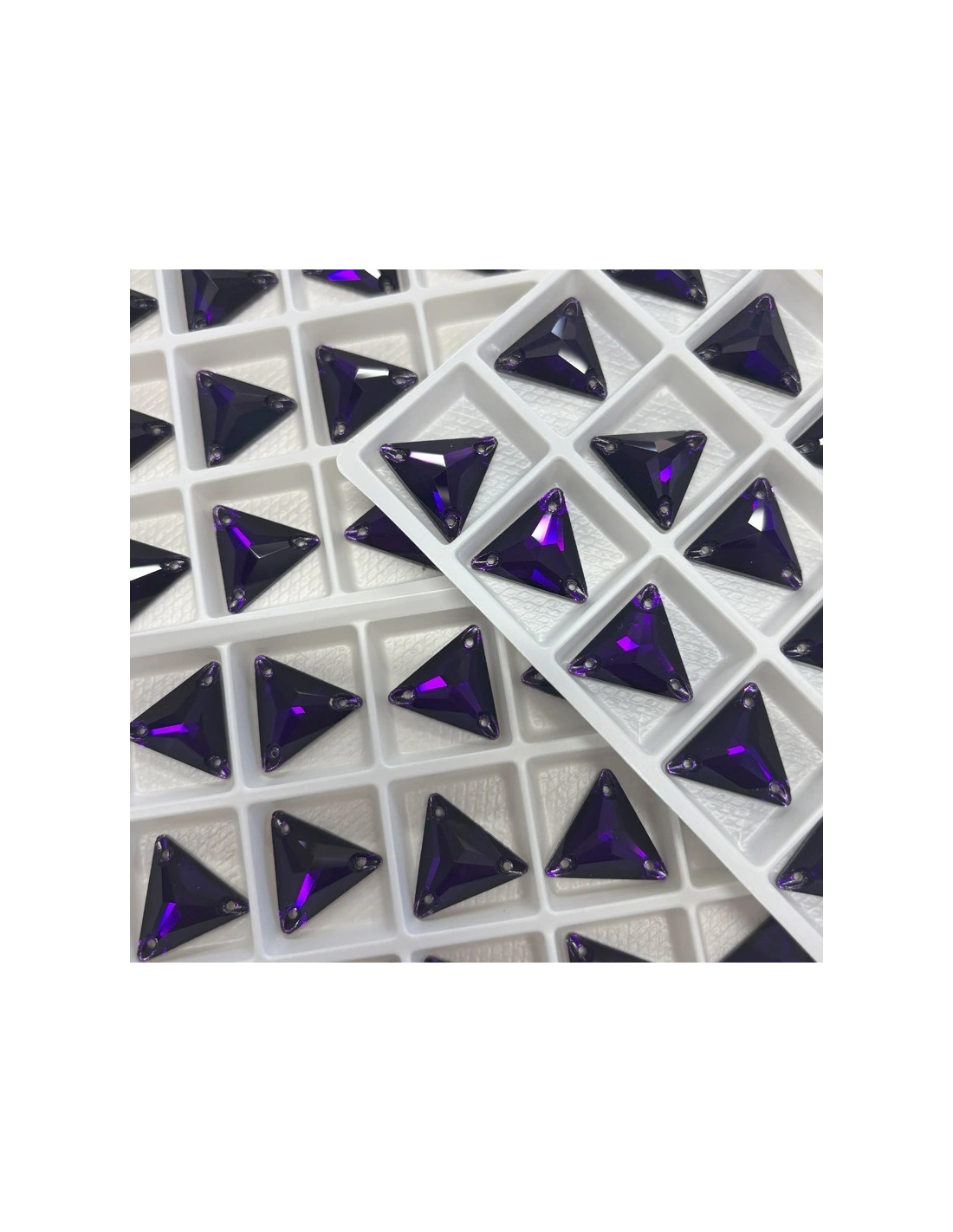 Stone Triangle mm 16 Hematite - 1PC - Stone to be sewn all crystal