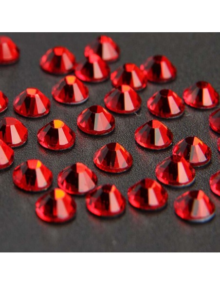 Rhinestones Strass GT Crystal Termoadesivo ss 16 Lt. Siam - 144PZ Hotfix Rhinestones Strass GT Crystal Termoadesivo ss 16 Lt. Siam - 144PZ Hotfix