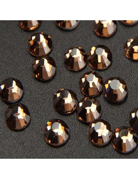 esempio applicazione Rhinestones Strass GT Crystal Termoadesivo ss 30 Smoke Topaz - 144PZ HOtfix