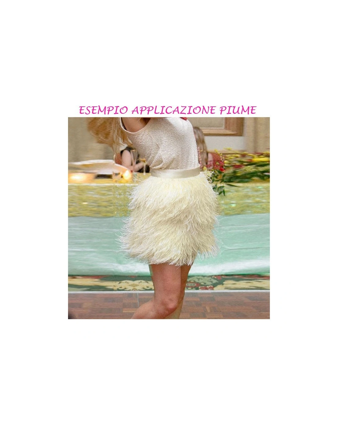 esempio applicazione Frangia da cucire Piume di Struzzo Light Beige pacco - 1MT.