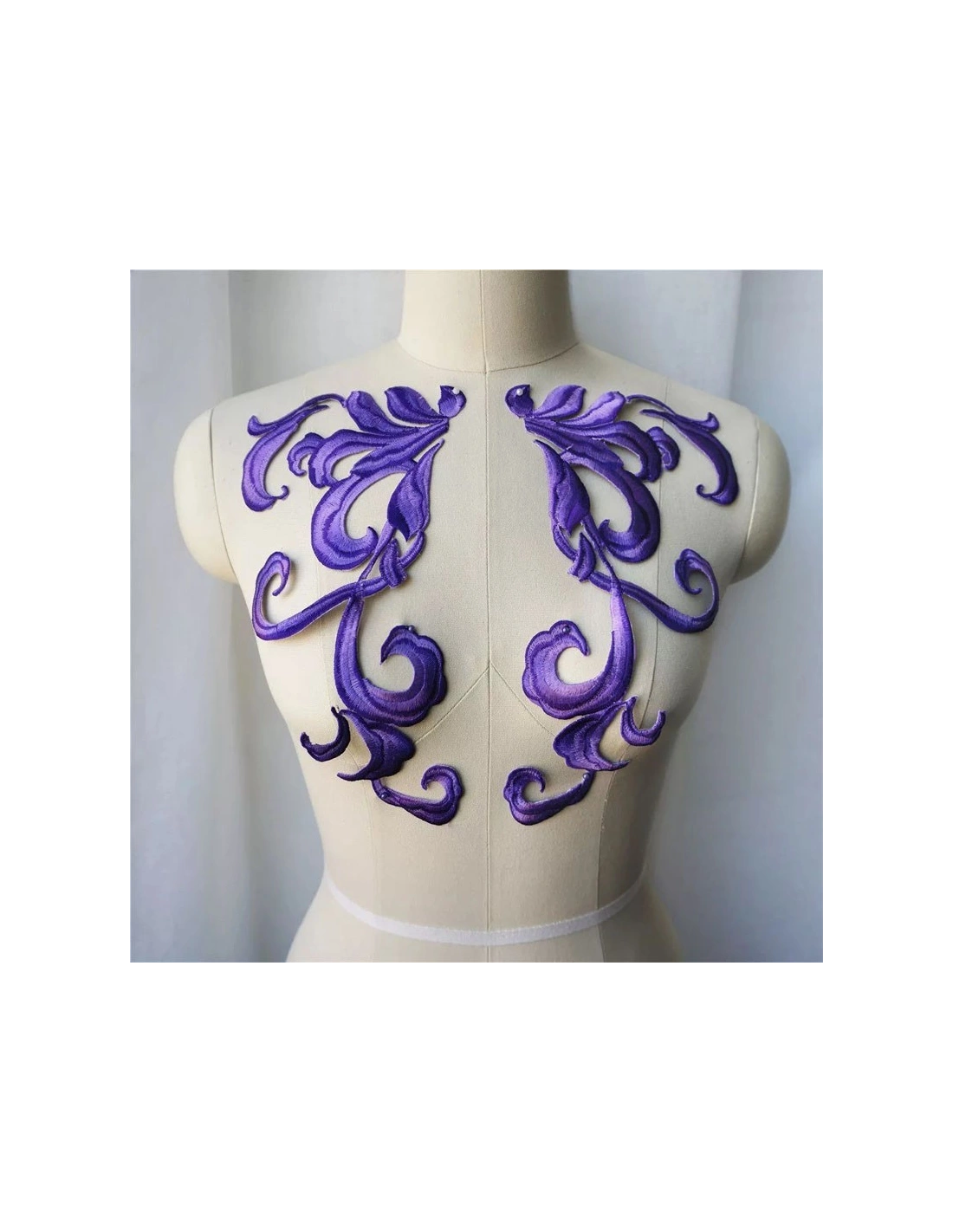 Applicazione in Tessuto ricamato Amethyst cm 28x17 - 1PA
