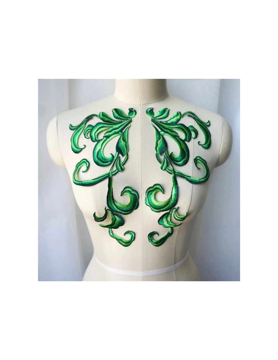 Application embroidered fabric Peridot 28x17 cm - 1PA - Applications for Leotards and Dresses